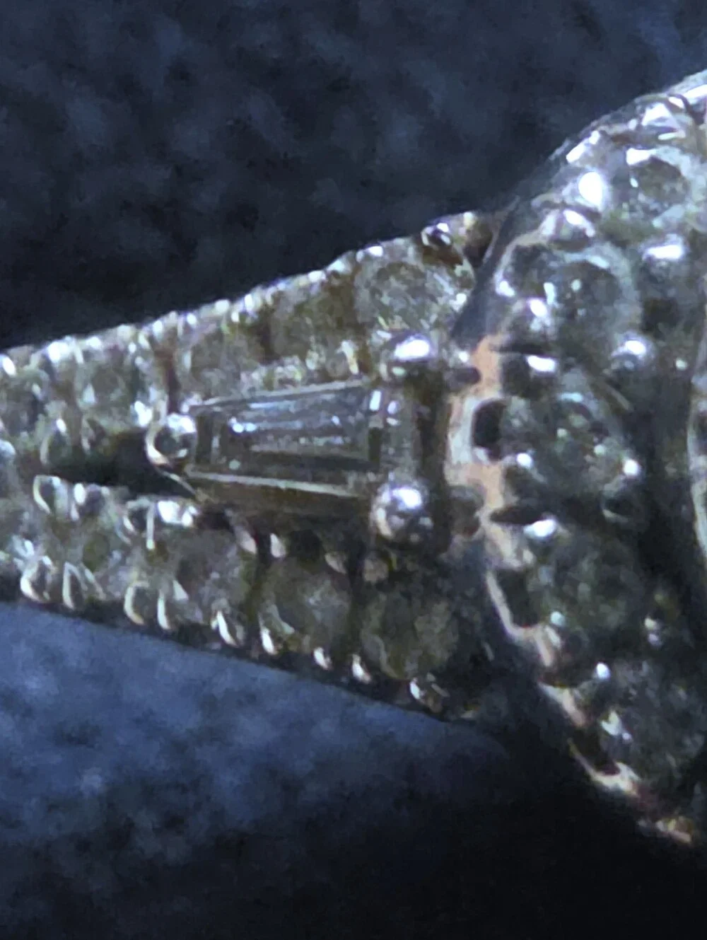 10k Diamond White Gold Ring